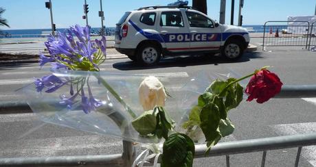 Strage Nizza, France 2 travolta dalle critiche. In Italia prevale la prudenza Strage Nizza, France 2 travolta dalle critiche. In Italia prevale la prudenza
