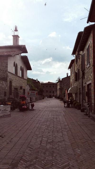 Isola Maggiore…il fascino di dormire in mezzo al Lago Trasimeno isolamaggiore_umbria_viaggiandovaldi