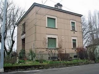 Una costruzione a misura d'uomo, anzi di parroco. Una costruzione a misura d'uomo, anzi di parroco.