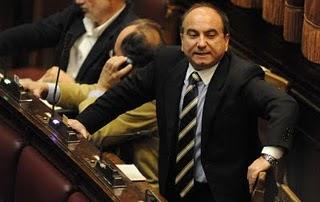 Scilipoti blues. Una “munnezza” per Silvio