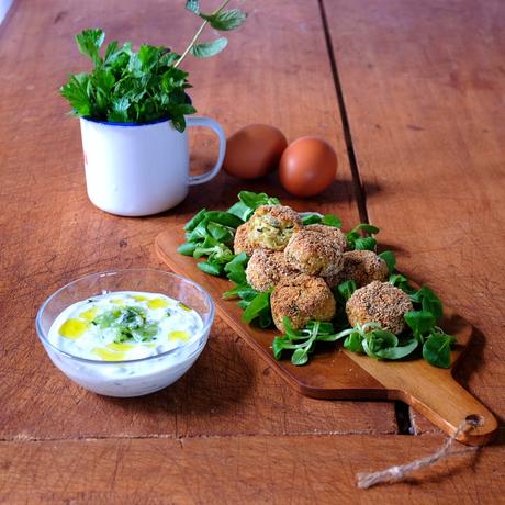 Zucchini balls: polpette di zucchine greche Zucchini balls: polpette di zucchine greche