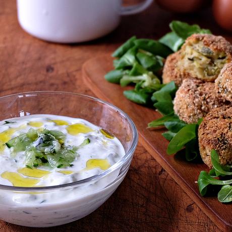 Zucchini balls: polpette di zucchine greche Zucchini balls: polpette di zucchine greche