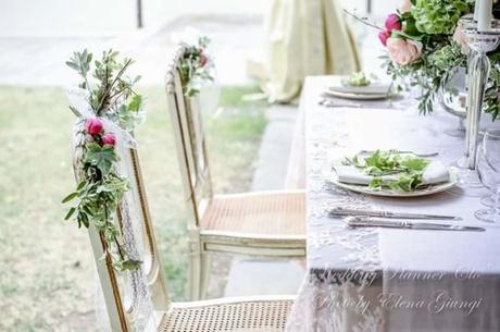 Un matrimonio country chic Le nostre sedie francesi laccate