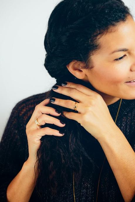 Una guida autunnale. Coccolarsi come parola d’ordine. dark-winter-nail-polish-best-color