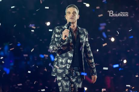 Robbie Williams nella gala de Los 40 Principales. Robbie Williams nella gala de Los 40 Principales.