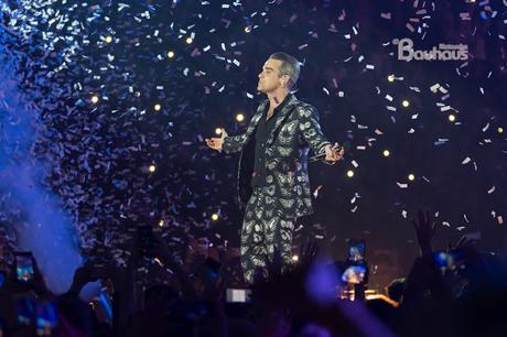 Robbie Williams nella gala de Los 40 Principales. Robbie Williams nella gala de Los 40 Principales.