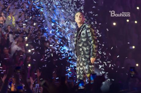 Robbie Williams nella gala de Los 40 Principales. Robbie Williams nella gala de Los 40 Principales.