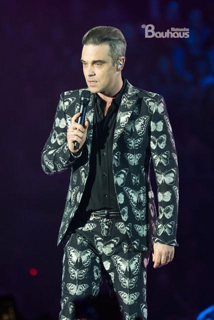 Robbie Williams nella gala de Los 40 Principales. Robbie Williams nella gala de Los 40 Principales.