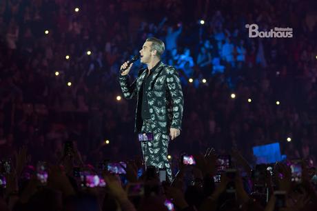 Robbie Williams nella gala de Los 40 Principales. Robbie Williams nella gala de Los 40 Principales.