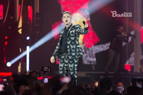 Robbie Williams nella gala de Los 40 Principales. Robbie Williams nella gala de Los 40 Principales.