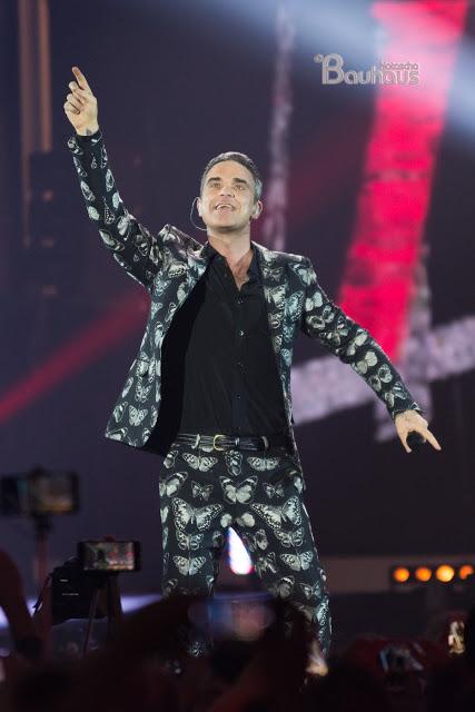 Robbie Williams nella gala de Los 40 Principales. Robbie Williams nella gala de Los 40 Principales.