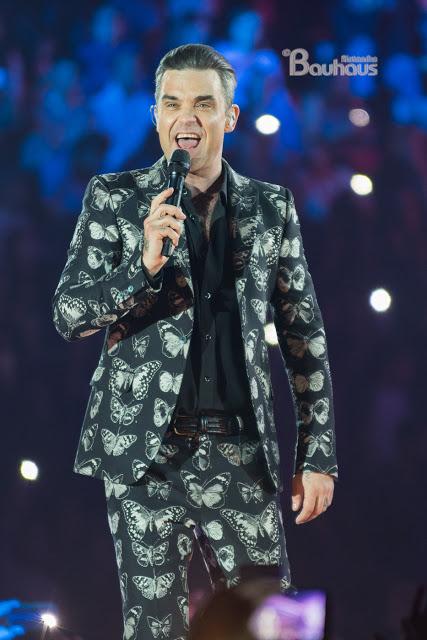 Robbie Williams nella gala de Los 40 Principales. Robbie Williams nella gala de Los 40 Principales.