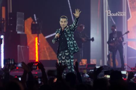 Robbie Williams nella gala de Los 40 Principales. Robbie Williams nella gala de Los 40 Principales.