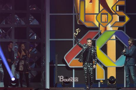 Robbie Williams nella gala de Los 40 Principales. Robbie Williams nella gala de Los 40 Principales.
