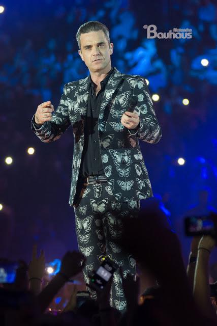 Robbie Williams nella gala de Los 40 Principales. Robbie Williams nella gala de Los 40 Principales.