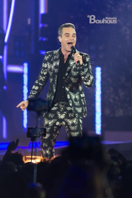 Robbie Williams nella gala de Los 40 Principales. Robbie Williams nella gala de Los 40 Principales.