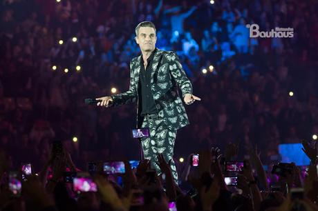 Robbie Williams nella gala de Los 40 Principales. Robbie Williams nella gala de Los 40 Principales.
