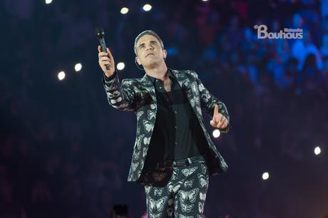 Robbie Williams nella gala de Los 40 Principales. Robbie Williams nella gala de Los 40 Principales.