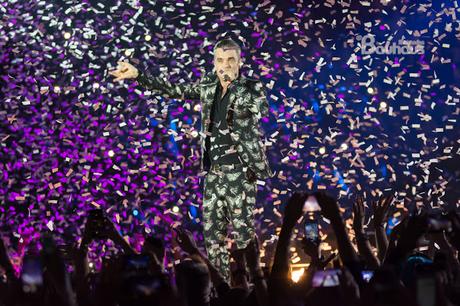 Robbie Williams nella gala de Los 40 Principales. Robbie Williams nella gala de Los 40 Principales.