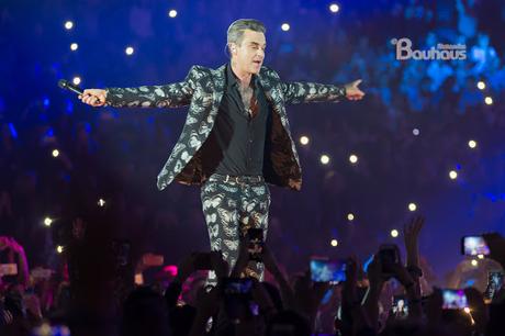 Robbie Williams nella gala de Los 40 Principales. Robbie Williams nella gala de Los 40 Principales.