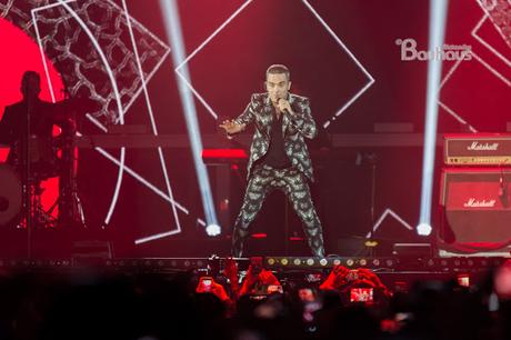 Robbie Williams nella gala de Los 40 Principales. Robbie Williams nella gala de Los 40 Principales.