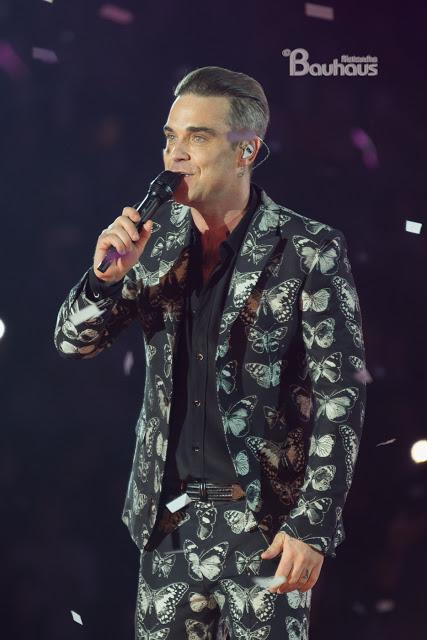 Robbie Williams nella gala de Los 40 Principales. Robbie Williams nella gala de Los 40 Principales.