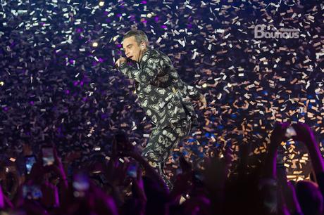Robbie Williams nella gala de Los 40 Principales. Robbie Williams nella gala de Los 40 Principales.