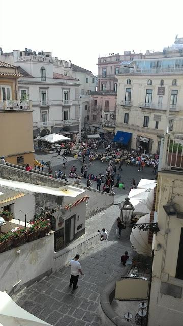 Amalfi, piccola perla lungo la costa amalfitana Amalfi, piccola perla lungo la costa amalfitana