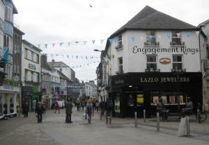 Galway: la cittadina pittoresca e cosmopolita dal sapore irlandese Centro storico di Galway