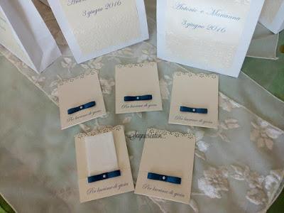 Wedding Bag, portafazzolettini e ventagli avorio e blu notte Wedding Bag, portafazzolettini e ventagli avorio e blu notte