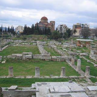 Atene: la città dai mille volti e dalle mille contraddizioni Atene: la città dai mille volti e dalle mille contraddizioni