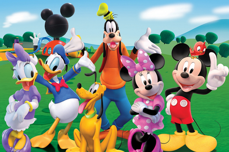 In the Steet...Mickey Mouse, Donald Duck, Minnie, Daisy Duck, Goofy, Pluto & company In the Steet...Mickey Mouse, Donald Duck, Minnie, Daisy Duck, Goofy, Pluto & company