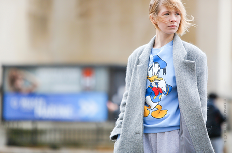 In the Steet...Mickey Mouse, Donald Duck, Minnie, Daisy Duck, Goofy, Pluto & company In the Steet...Mickey Mouse, Donald Duck, Minnie, Daisy Duck, Goofy, Pluto & company