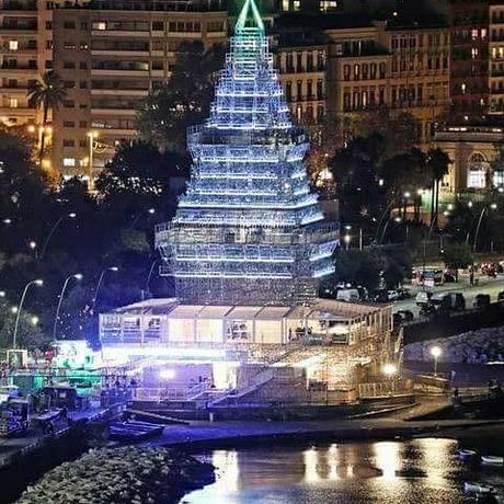 Video. Inaugurato N’Albero, è il più alto del globo. De Magistris: “Si parla di Napoli in tutto il mondo” italstage-2
