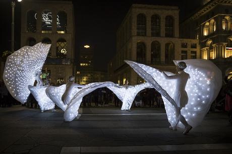 Perché l'albero di natale di Roma fa pietà e quello di Milano è bellissimo? Perché l'albero di natale di Roma fa pietà e quello di Milano è bellissimo?