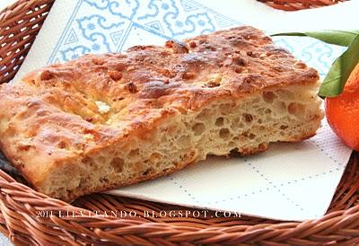 Pizza con grasselli...o ciccioli  a lievitazione mista