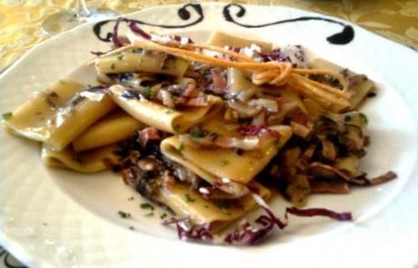 Lazio: Paccheri all'amatriciana e paccheri con speck e radicchio