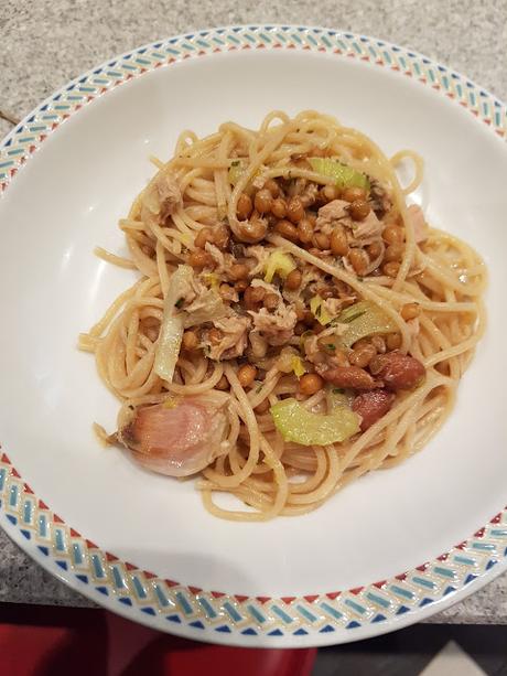 Sughi che si preparano mentre la pasta cuoce - 1: sedano, tonno, cereali e legumi Sughi che si preparano mentre la pasta cuoce - 1: sedano, tonno, cereali e legumi