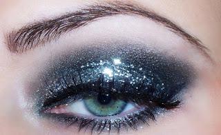 Hai già scelto il makeup per Natale? Idee e consigli Hai già scelto il makeup per Natale? Idee e consigli