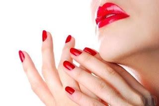 Hai già scelto il makeup per Natale? Idee e consigli Hai già scelto il makeup per Natale? Idee e consigli