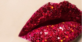 Hai già scelto il makeup per Natale? Idee e consigli Hai già scelto il makeup per Natale? Idee e consigli
