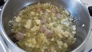 Il pranzo di Natale in Abruzzo: il brodo col cardone Il pranzo di Natale in Abruzzo: il brodo col cardone