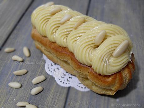 Éclairs con Mousse ai Pinoli Éclairs con Mousse ai Pinoli