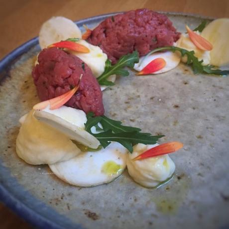 Tartare di manzo con maionese di sedano rapa Tartare di manzo con maionese di sedano rapa