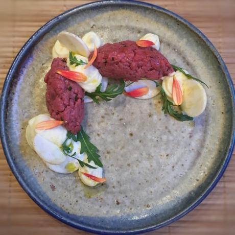 Tartare di manzo con maionese di sedano rapa Tartare di manzo con maionese di sedano rapa