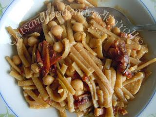Pasta e ceci coi ferfelloni Pasta e ceci coi ferfelloni
