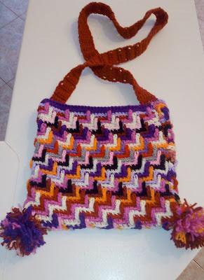 borsa etnica con punto apache a uncinetto. borsa etnica con punto apache a uncinetto.