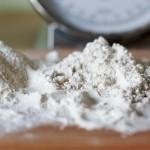 Dolce Bio al Muesli con frutta fresca e senza uova 1024px-Flours