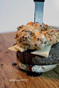 Burger di Chianina con riduzione al Chianti e Parmigiano Reggiano burger-di-chianina-con-riduzione-al-chianti