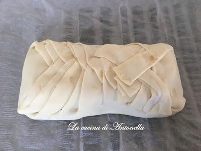 Wurstel crauti in crosta sfogliata Wurstel crauti in crosta sfogliata